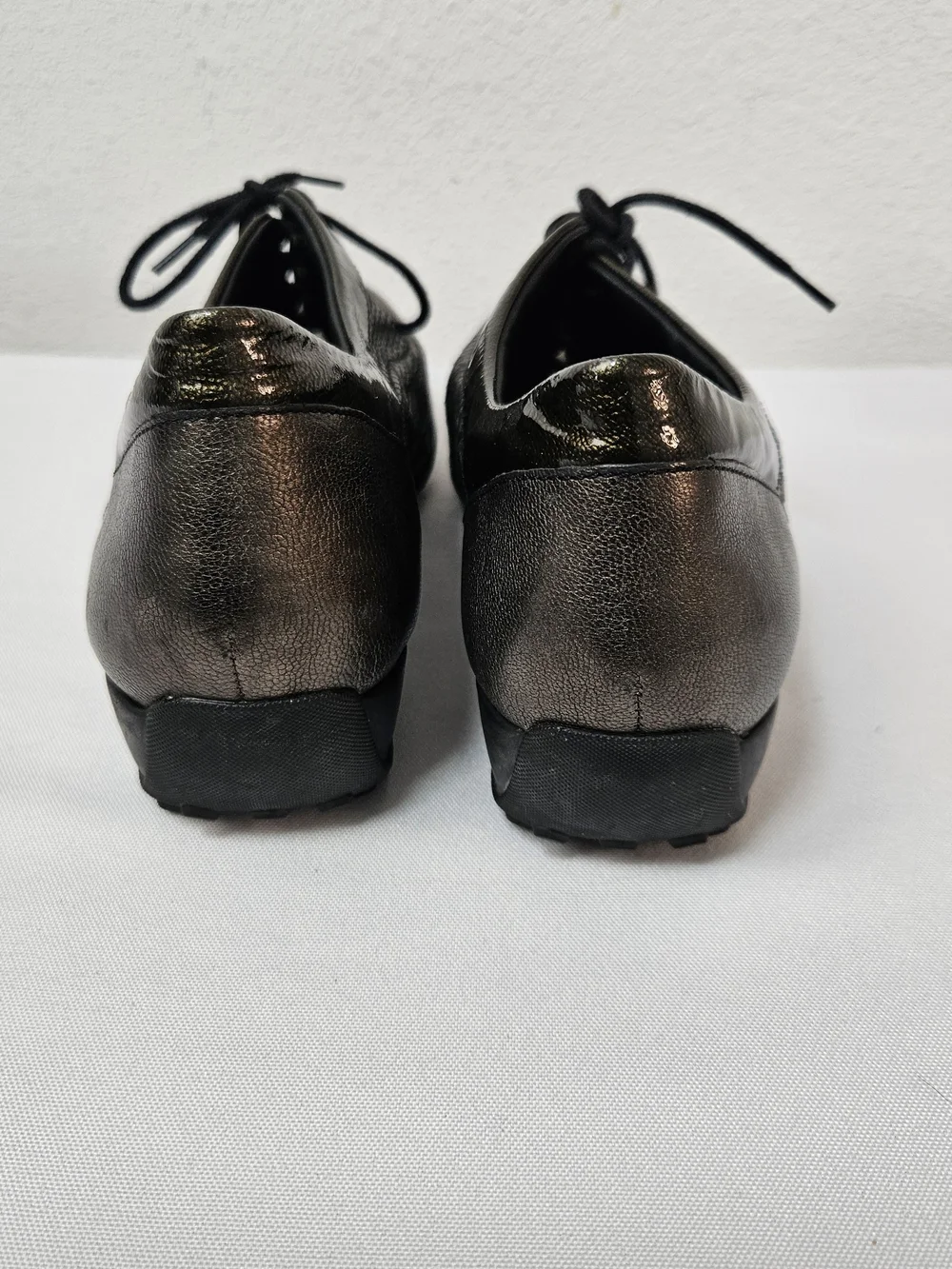 Mephisto Women's Metallic Olive Lace-Up Comfort Shoes Size 8.5